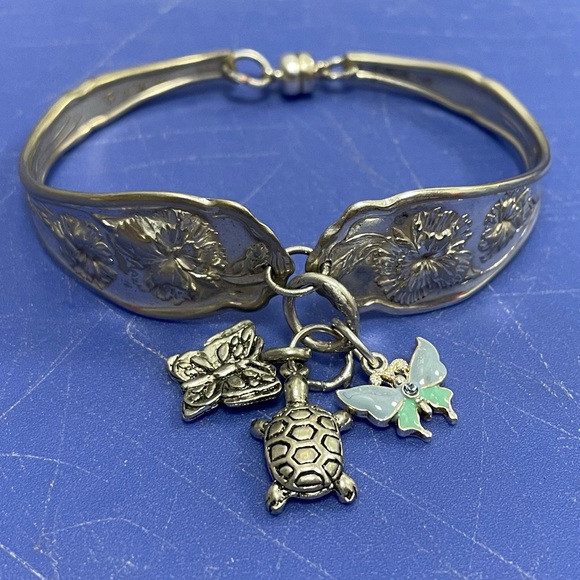 Vintage Artisan Butterfly & Turtle Charm Silver Spoon Bracelet Floral Pattern - Picture 2 of 10